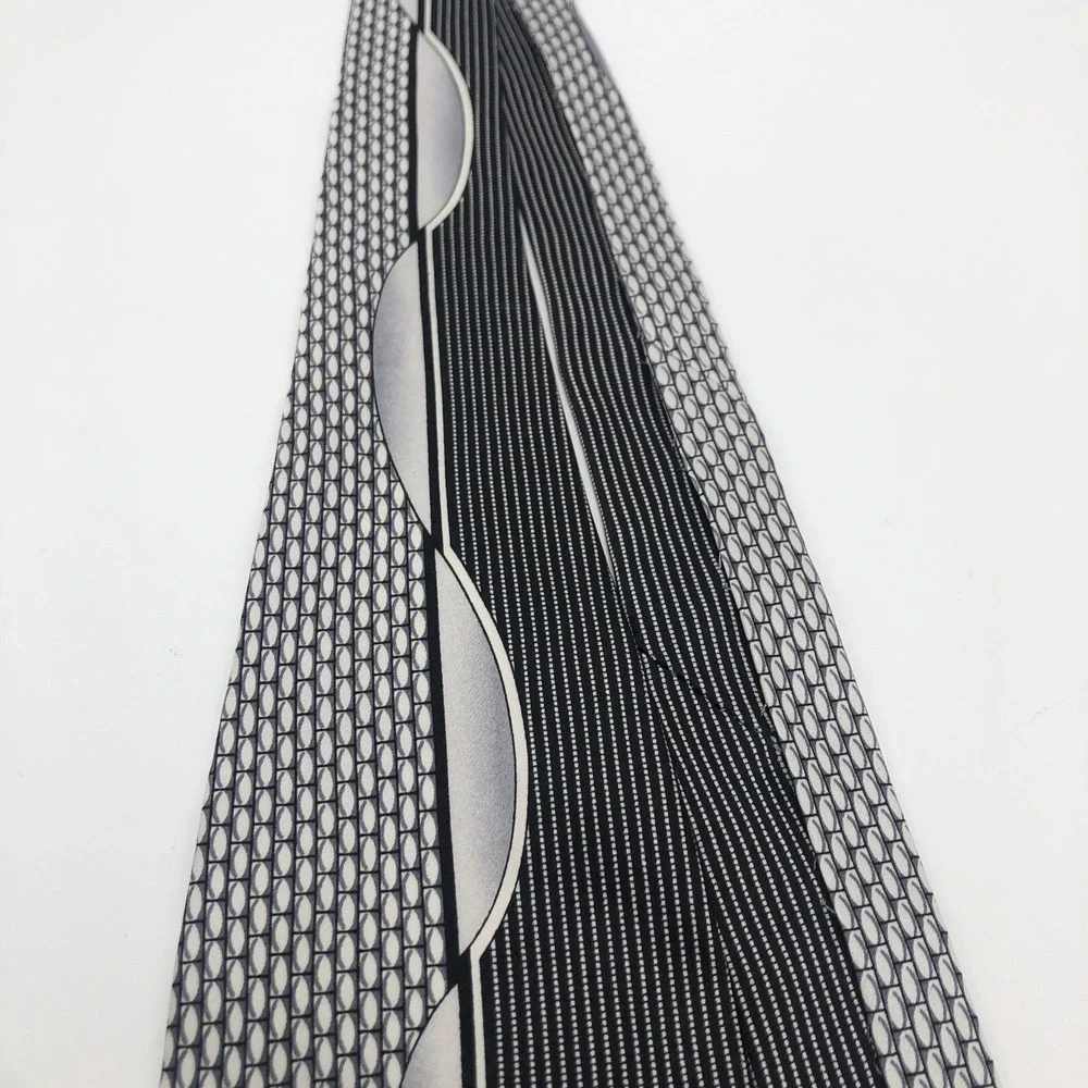 Mens 100% Silk Tie Handmade Korea Gray Silver Black‎ Dry Clean Only Wavy Pattern